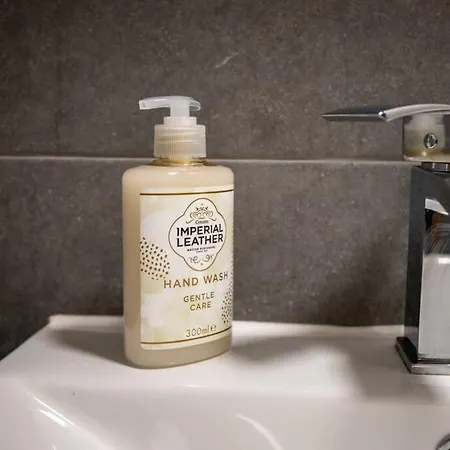 شقة Modern 1-bedroom Near Arena W Free Parking ليدز