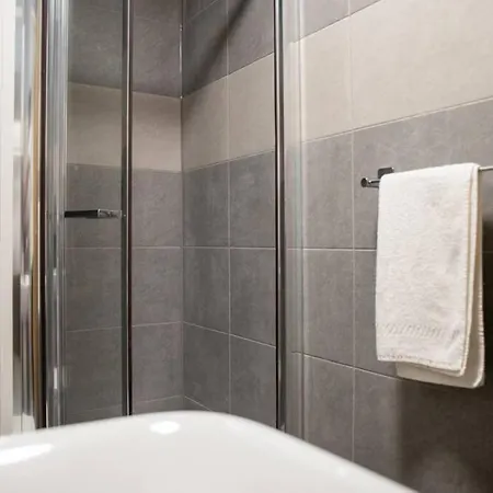 Modern 1-bedroom Near Leeds Arena W Free Parking * Leeds (West Yorkshire)