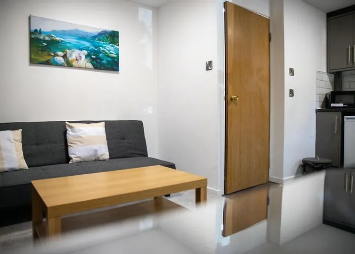 Modern 1-bedroom Near Arena W Free Parking Appartamento *