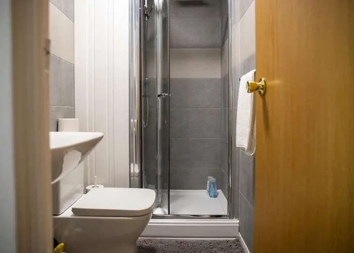 Modern 1-bedroom Near Arena W Free Parking * Leeds (West Yorkshire)