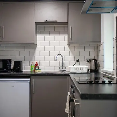 Modern 1-bedroom Near Arena W Free Parking Лідс