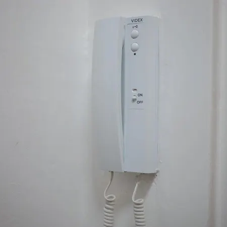 Апартаменти Modern 1-bedroom Near Arena W Free Parking *