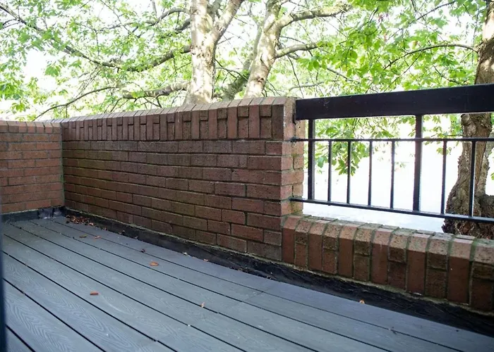 Modern 1-bedroom Near Arena W Free Parking Appartement